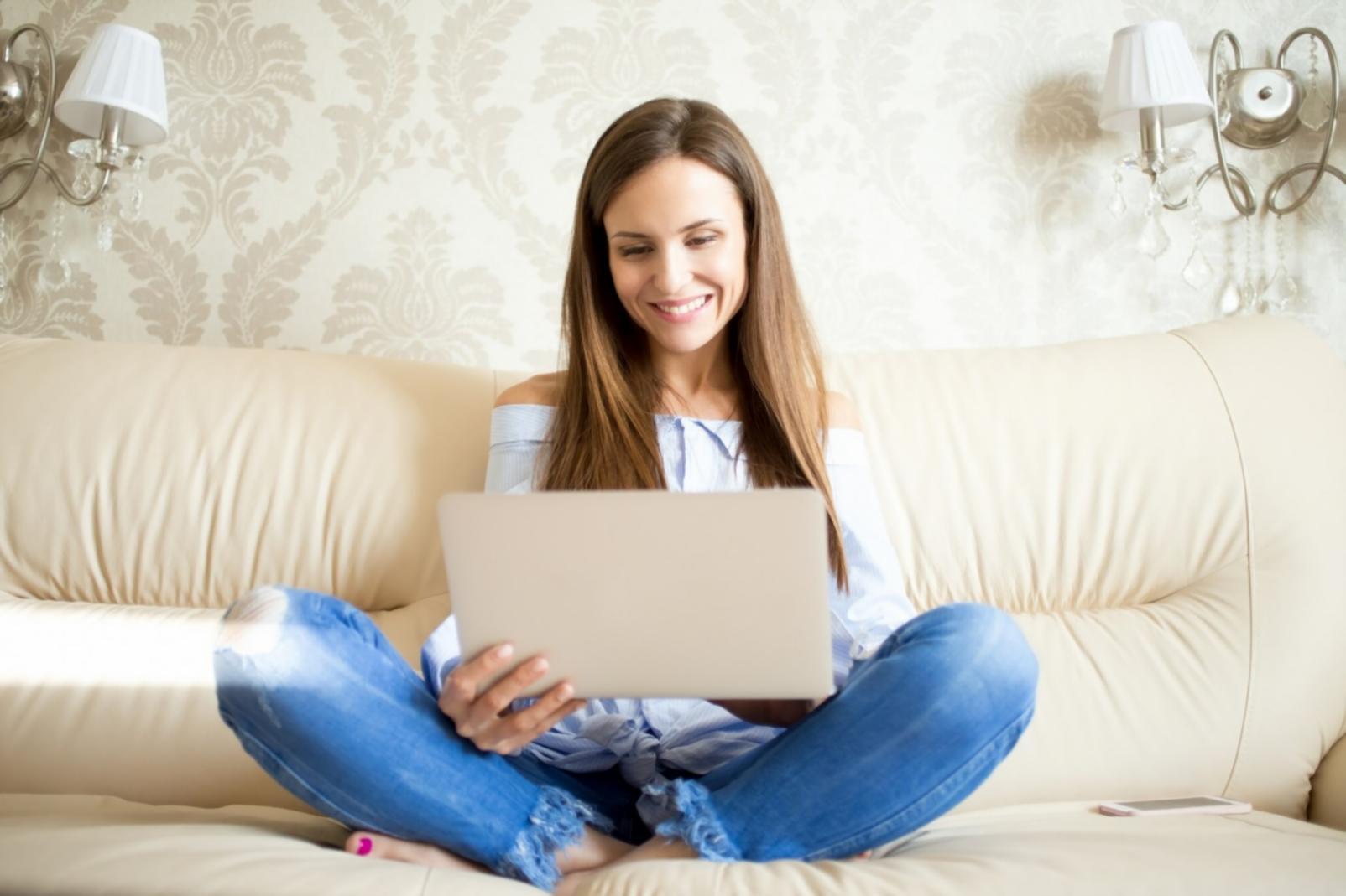 Financial data analysis and macroeconomic research workspace