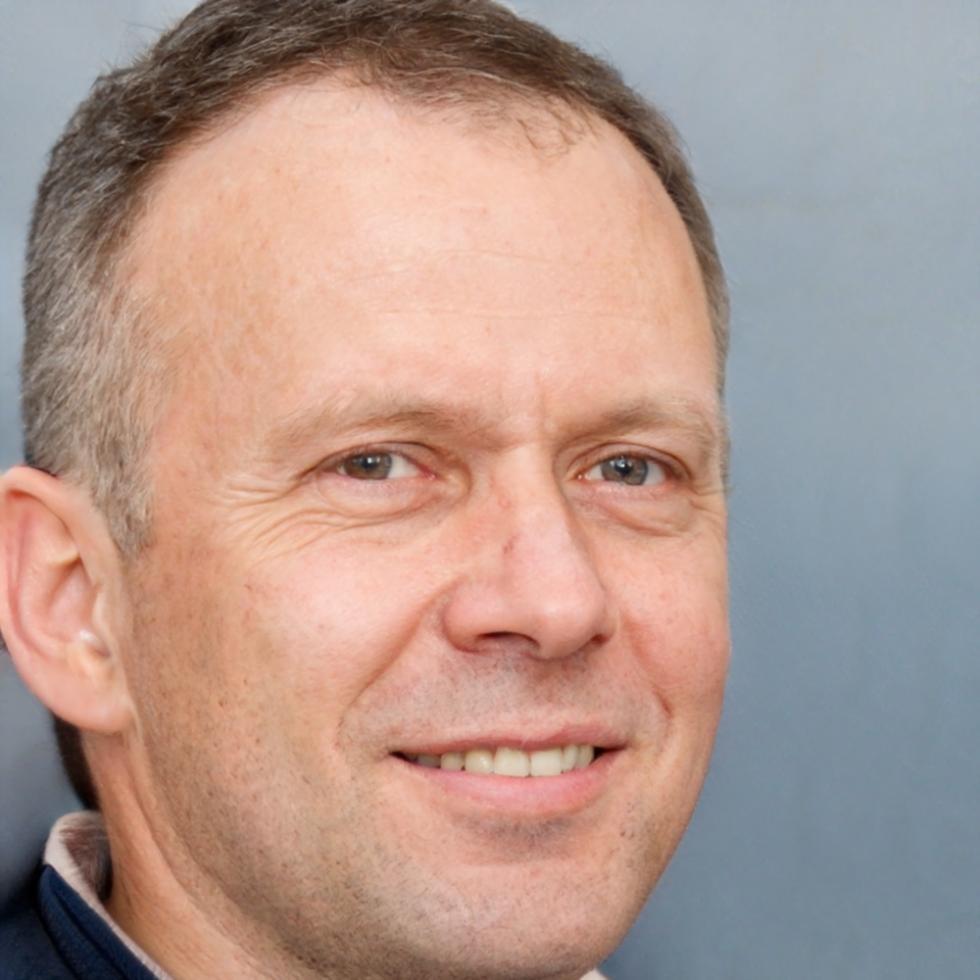 Portrait of Finnegan Roth, Lead Instructor focused on central bank policy and currency markets